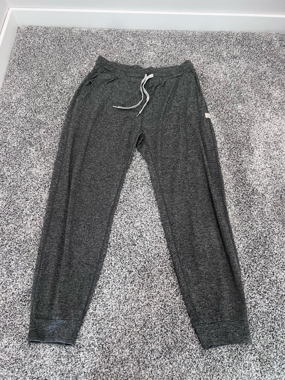 Women’s Vuori Joggers - Picture 2 of 5
